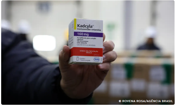 Brasil recebe lote de medicamento para tratar câncer de mama no SUS